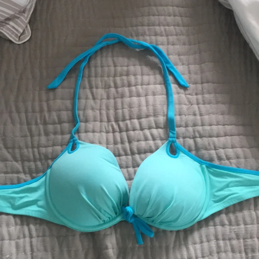 Victoria secret bathing suit! - Picture 2 of 6